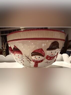St. Nicholas Square WINTER WISHES 5Qt Round Serving 10.5" Bowl Snowman Family